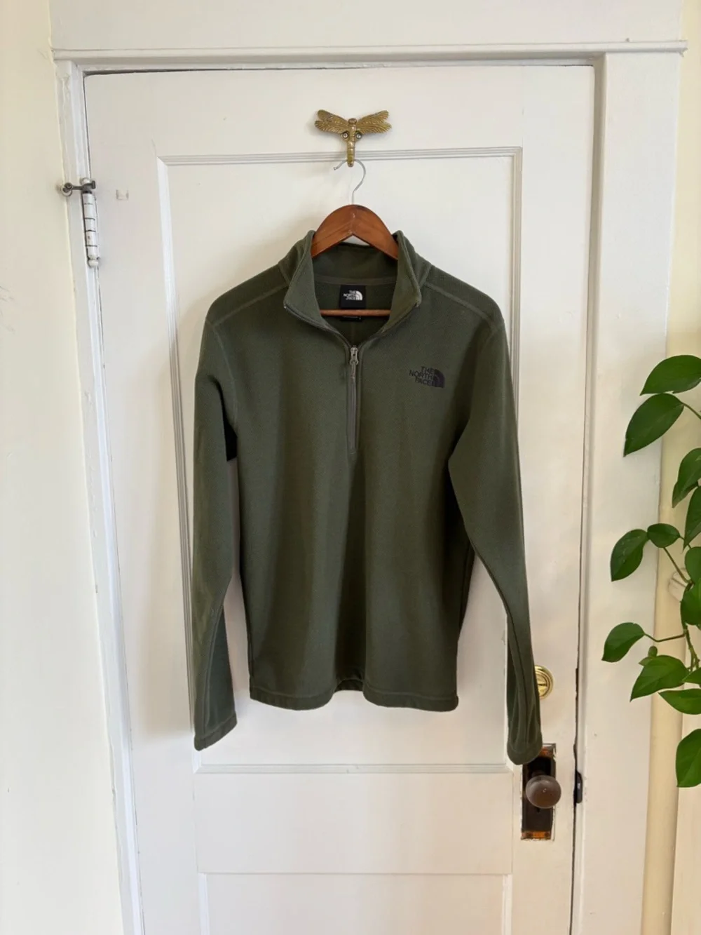 The North Face Men’s Olive Green 1/4 Zip Textured‎ Pullover Small
